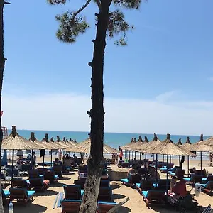 Hotel Inn Hotel, Shkallnur
